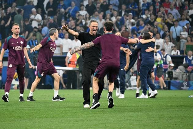 31 05 2025, xsltx, Football UEFA Champions League Final 2025, Paris St Germain Inter Milan v l jubilation, joy at winning the Champions League Coach Luis Enrique Paris St Germain DFL DFB REGULATIONS PROHIBIT ANY USE OF PHOTOGRAPHS as IMAGE SEQUENCES and or QUASI VIDEO Muenchen