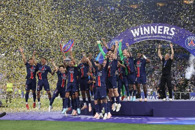 Germany, Munich 31 05 2025 xJFx Uefa Champions League Final 2025 Paris Saint Germain FC Internazionale Milano v l , Paris Saint Germain celebrates with trophy Copyright: JoaquimxFerreira