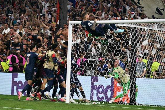 31 05 2025, xsltx, Football UEFA Champions League Final 2025, Paris St Germain Inter Milan v l Goal celebration after the goal to celebrate the goal celebrate 5 0 by Senny Mayulu Paris St Germain DFL DFB REGULATIONS PROHIBIT ANY USE OF PHOTOGRAPHS as IMAGE SEQUENCES and or QUASI VIDEO Muenchen