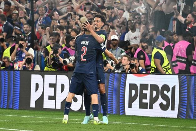 31 05 2025, xsltx, Football UEFA Champions League Final 2025, Paris St Germain Inter Milan v l Goal celebration after the goal to celebrate the goal celebrate 5 0 Achraf Hakimi Paris St Germain Marquinhos Paris St Germain DFL DFB REGULATIONS PROHIBIT ANY USE OF PHOTOGRAPHS as IMAGE SEQUENCES and or QUASI VIDEO Muenchen