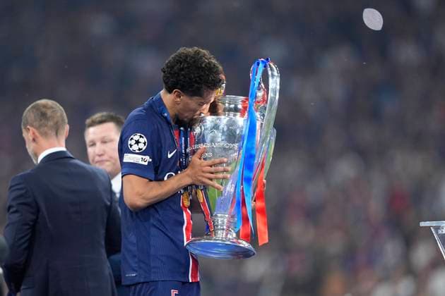 May 31, 2025, Munich, Baviera, Germany: Marquinhos of Paris Saint-Germain celebrates with the trophy during of the UEFA Champions League Final 2025 between Paris Saint-Germain and FC Internazionale Milano at Munich Football Arena on May 31, 2025 in Munich, Germany. Munich Germany - ZUMAa181 20250531_zaa_a181_376 Copyright: xDennisxAgyemanx