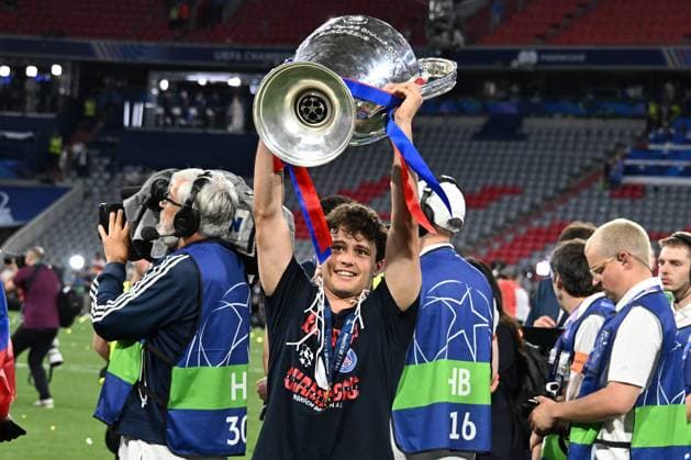 31 05 2025, xsltx, Football UEFA Champions League Final 2025, Paris St Germain Inter Milan v l jubilation, joy of winning the Champions League Vitinha Paris St Germain DFL DFB REGULATIONS PROHIBIT ANY USE OF PHOTOGRAPHS as IMAGE SEQUENCES and or QUASI VIDEO Muenchen