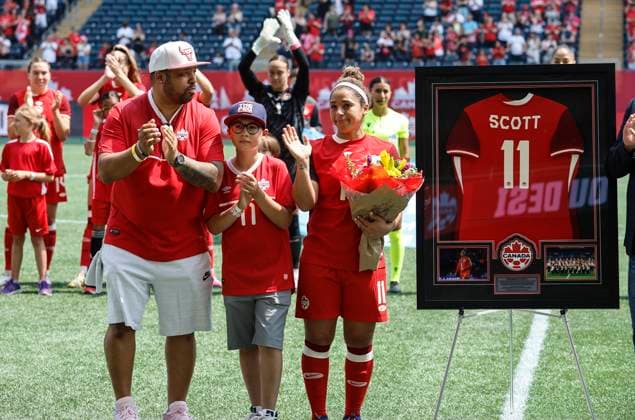 May 31, 2025, Winnipeg, Mb, CANADA: Canada s Desiree Scott (11), who is retiring from the national team, Nationalteam is honoured at a pre-game ceremony prior to their game against Haiti in Winnipeg, Saturday, May 31, 2025. Haiti Canada Womens Soccer  - ZUMAc35_ 20250531_zaf_c35_072 Copyright: xJohnxWoodsx