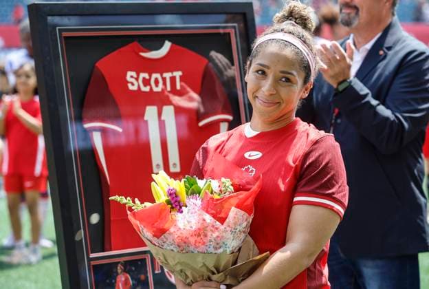 May 31, 2025, Winnipeg, Mb, CANADA: Canada s Desiree Scott (11), who is retiring from the national team, Nationalteam is honoured at a pre-game ceremony prior to their game against Haiti in Winnipeg, Saturday, May 31, 2025. Haiti Canada Womens Soccer  - ZUMAc35_ 20250531_zaf_c35_073 Copyright: xJohnxWoodsx