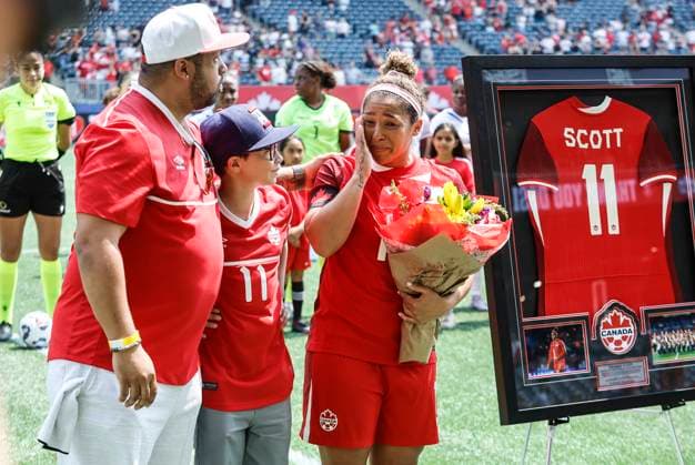 May 31, 2025, Winnipeg, Mb, CANADA: Canada s Desiree Scott (11), who is retiring from the national team, Nationalteam is honoured at a pre-game ceremony prior to their game against Haiti in Winnipeg, Saturday, May 31, 2025. Haiti Canada Womens Soccer  - ZUMAc35_ 20250531_zaf_c35_074 Copyright: xJohnxWoodsx