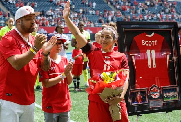 May 31, 2025, Winnipeg, Mb, CANADA: Canada s Desiree Scott (11), who is retiring from the national team, Nationalteam is honoured at a pre-game ceremony prior to their game against Haiti in Winnipeg, Saturday, May 31, 2025. Haiti Canada Womens Soccer  - ZUMAc35_ 20250531_zaf_c35_075 Copyright: xJohnxWoodsx