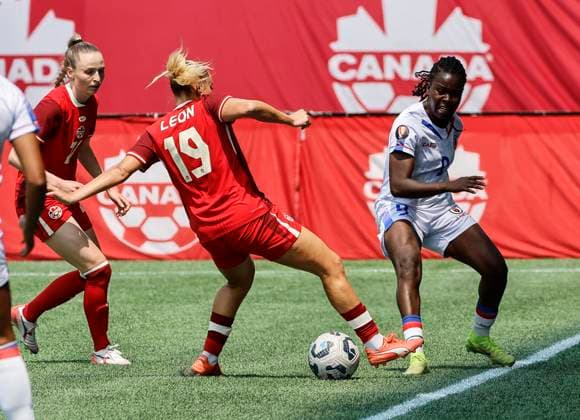 May 31, 2025, Winnipeg, Mb, CANADA: Canada s Adriana Leon (19) defends against Haiti s Sherly Jeudy (9) during first half soccer action in Winnipeg, Saturday, May 31, 2025. Haiti Canada Womens Soccer  - ZUMAc35_ 20250531_zaf_c35_086 Copyright: xJohnxWoodsx