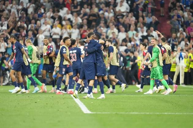2025 UEFA Champions League Final: Paris Saint-Germain F.C. vs. FC Internazionale Milano PSG players celebrate Senny Mayulu of Paris Saint-Germain F.C. s goal during the 2025 UEFA Champions League Final: Paris Saint-Germain F.C. vs. FC Internazionale Milano on 31 May 2025, at Munich Football Arena, in Munich, Germany Munich Munich Football Arena Germany Copyright: xAlexandraxFechetex DSC0329001