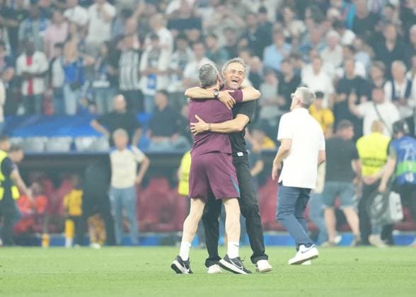 2025 UEFA Champions League Final: Paris Saint-Germain F.C. vs. FC Internazionale Milano Coach Luis Enrique of Paris Saint-Germain F.C. celebrates winning the Champions League for the first time after the 2025 UEFA Champions League Final: Paris Saint-Germain F.C. vs. FC Internazionale Milano on 31 May 2025, at Munich Football Arena, in Munich, Germany Munich Munich Football Arena Germany Copyright: xAlexandraxFechetex DSC0353001