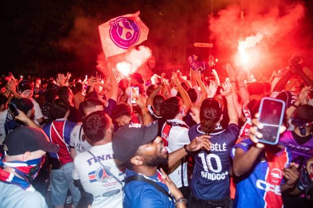 FOOTBALL : Celebration des suporters du PSG dans les rues de Paris - 31 05 2025 CÃ lÃ bration des supporters Parisien apres la victoire en Ligue des Champions du Paris SG ParisFrance  Copyright: xBaptistexAutissierx