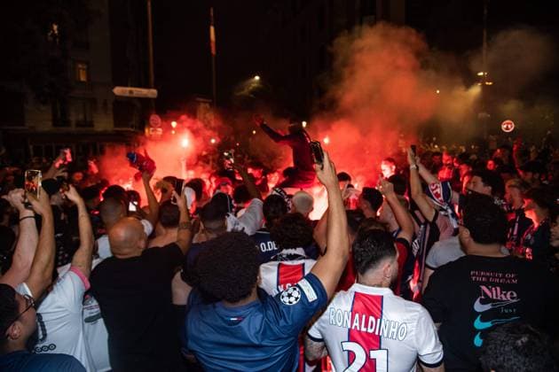 FOOTBALL : Celebration des suporters du PSG dans les rues de Paris - 31 05 2025 CÃ lÃ bration des supporters Parisien apres la victoire en Ligue des Champions du Paris SG ParisFrance  Copyright: xBaptistexAutissierx