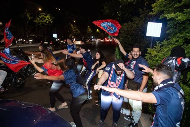 FOOTBALL : Celebration des suporters du PSG dans les rues de Paris - 31 05 2025 CÃ lÃ bration des supporters Parisien apres la victoire en Ligue des Champions du Paris SG ParisFrance  Copyright: xBaptistexAutissierx