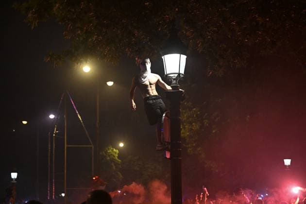 Paris Saint-Germain (PSG) win 2025 UEFA Champions League trophy, beating Inter Milan 5-0 in final PARIS, FRANCE - MAY 31: Clashes break out between police and fans as supporters celebrate following Paris Saint-Germain defeated Inter Milan 5-0 in the UEFA Champions League football final match held in the Munich Football Arena, on May 31, 2025, in Paris, France. Burak Akbulut Anadolu Paris France. Editorial use only. Please get in touch for any other usage.  Copyright: x2025xAnadoluxBurakxAkbulutx