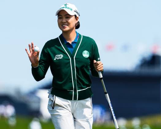 May 31, 2025, Madison, Wisconsin, USA: MINJEE LEE of New Zealand acknowledges the crowd afte sinking a putt on the first tee during the third round of the 2025 LPGA, Golf Damen U.S. Womens Open at Erin Hills Golf Course in Erin, Wis. Madison USA - ZUMAb262 20250531_znp_b262_015 Copyright: xJeffxM.xBrownx