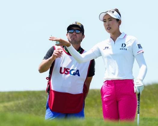 May 31, 2025, Madison, Wisconsin, USA: YEALIMI NOH of the United States (right) and her caddie TYLER EKENBERG (right) discuss a tee shot during the third round of the 2025 LPGA, Golf Damen U.S. Womens Open at Erin Hills Golf Course in Erin, Wis. Madison USA - ZUMAb262 20250531_znp_b262_022 Copyright: xJeffxM.xBrownx