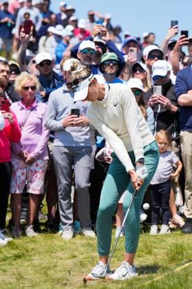 May 31, 2025, Madison, Wisconsin, USA: NELLY KORDA of the United States chips out of the rough on the 10th hold during the third round of the 2025 LPGA, Golf Damen U.S. Womens Open at Erin Hills Golf Course in Erin, Wis. Madison USA - ZUMAb262 20250531_znp_b262_023 Copyright: xJeffxM.xBrownx