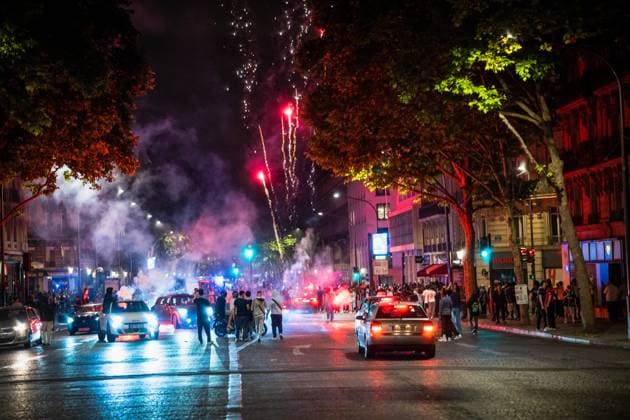 Paris PSG Fans Celebration Champions League Paris Saint-Germain (PSG) supporters gather to celebrate in Paris early June 1, 2025, following their 5-0 victory in the UEFA Champions League final football match against Inter Milan held in Munich. Paris ÃŽle-de-France France Copyright: xNaelxChahinex