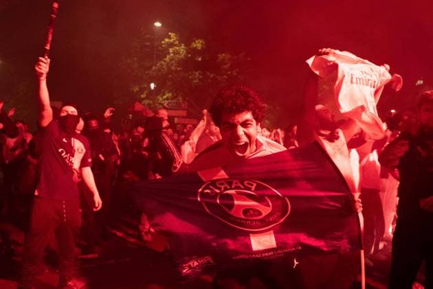 June 1, 2025, Paris, France, FRA: Outside the Parc des Princes, a sea of joy and fireworks: Paris Saint-Germain fans erupt in celebration after their teamÃ¢â‚¬â ¢s stunning 5-0 triumph over Inter Milan in Munich. With this historic victory, PSG becomes only the second French football clubÃ¢â‚¬after Olympique de Marseille in 1993Ã¢â‚¬to lift the UEFA Champions League trophy. A night of chants, flags, and tears of happiness marked a long-awaited moment for supporters across the capital. However, the festivities were marred by clashes between some groups of fans and the police, with several cars set on fire and tensions flaring in the surrounding streets. Paris FRA - ZUMAl224 0821126059st Copyright: xStefanoxLorussox