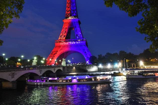 RECORD DATE NOT STATED Eiffel Tower in the colors of Paris Saint-Germain - Paris illumination of the Eiffel Tower in the colors of Paris Saint-Germain PSG winning of the UEFA Champions League final football match over Inter Milan in Munich, in Paris, France on May 31, 2025 Photo by Alain Apaydin ABACAPRESS.COM Paris France  Copyright: xApaydinxAlain ABACAx
