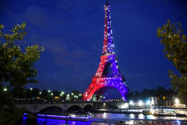 RECORD DATE NOT STATED Eiffel Tower in the colors of Paris Saint-Germain - Paris illumination of the Eiffel Tower in the colors of Paris Saint-Germain PSG winning of the UEFA Champions League final football match over Inter Milan in Munich, in Paris, France on May 31, 2025 Photo by Alain Apaydin ABACAPRESS.COM Paris France  Copyright: xApaydinxAlain ABACAx