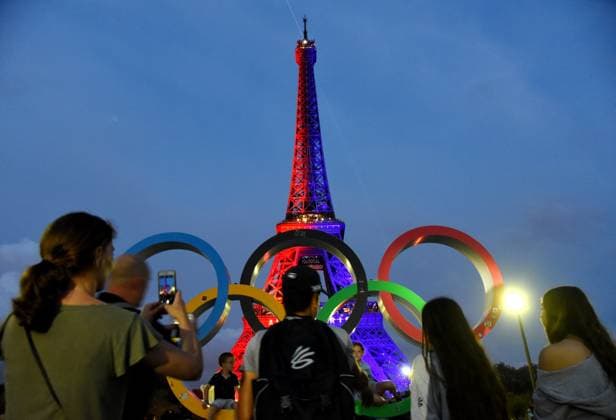 RECORD DATE NOT STATED Eiffel Tower in the colors of Paris Saint-Germain - Paris illumination of the Eiffel Tower in the colors of Paris Saint-Germain PSG winning of the UEFA Champions League final football match over Inter Milan in Munich, in Paris, France on May 31, 2025 Photo by Alain Apaydin ABACAPRESS.COM Paris France  Copyright: xApaydinxAlain ABACAx