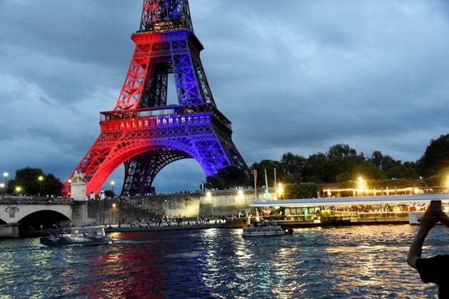 RECORD DATE NOT STATED Eiffel Tower in the colors of Paris Saint-Germain - Paris illumination of the Eiffel Tower in the colors of Paris Saint-Germain PSG winning of the UEFA Champions League final football match over Inter Milan in Munich, in Paris, France on May 31, 2025 Photo by Alain Apaydin ABACAPRESS.COM Paris France  Copyright: xApaydinxAlain ABACAx