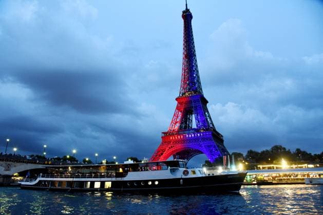 RECORD DATE NOT STATED Eiffel Tower in the colors of Paris Saint-Germain - Paris illumination of the Eiffel Tower in the colors of Paris Saint-Germain PSG winning of the UEFA Champions League final football match over Inter Milan in Munich, in Paris, France on May 31, 2025 Photo by Alain Apaydin ABACAPRESS.COM Paris France  Copyright: xApaydinxAlain ABACAx