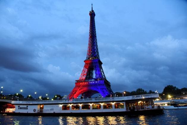 RECORD DATE NOT STATED Eiffel Tower in the colors of Paris Saint-Germain - Paris illumination of the Eiffel Tower in the colors of Paris Saint-Germain PSG winning of the UEFA Champions League final football match over Inter Milan in Munich, in Paris, France on May 31, 2025 Photo by Alain Apaydin ABACAPRESS.COM Paris France  Copyright: xApaydinxAlain ABACAx