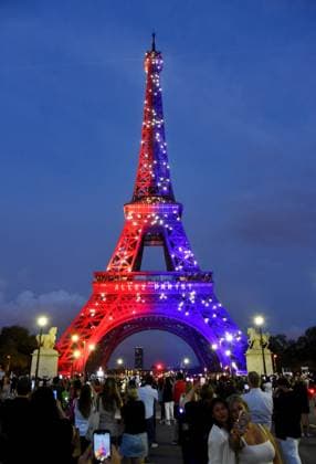 RECORD DATE NOT STATED Eiffel Tower in the colors of Paris Saint-Germain - Paris illumination of the Eiffel Tower in the colors of Paris Saint-Germain PSG winning of the UEFA Champions League final football match over Inter Milan in Munich, in Paris, France on May 31, 2025 Photo by Alain Apaydin ABACAPRESS.COM Paris France  Copyright: xApaydinxAlain ABACAx