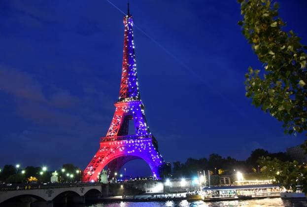 RECORD DATE NOT STATED Eiffel Tower in the colors of Paris Saint-Germain - Paris illumination of the Eiffel Tower in the colors of Paris Saint-Germain PSG winning of the UEFA Champions League final football match over Inter Milan in Munich, in Paris, France on May 31, 2025 Photo by Alain Apaydin ABACAPRESS.COM Paris France  Copyright: xApaydinxAlain ABACAx