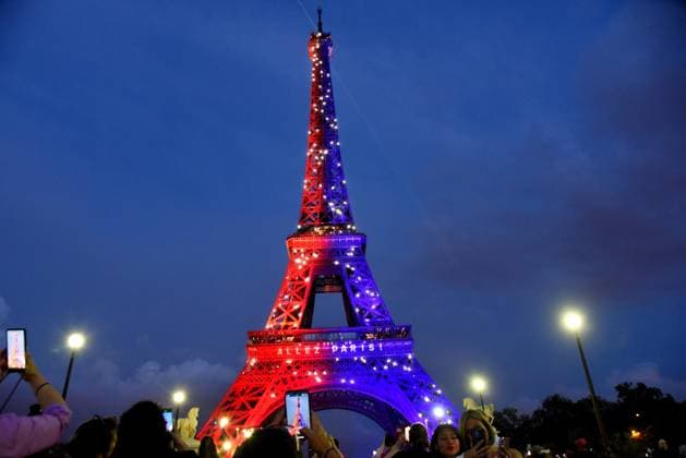 RECORD DATE NOT STATED Eiffel Tower in the colors of Paris Saint-Germain - Paris illumination of the Eiffel Tower in the colors of Paris Saint-Germain PSG winning of the UEFA Champions League final football match over Inter Milan in Munich, in Paris, France on May 31, 2025 Photo by Alain Apaydin ABACAPRESS.COM Paris France  Copyright: xApaydinxAlain ABACAx