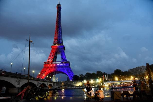 RECORD DATE NOT STATED Eiffel Tower in the colors of Paris Saint-Germain - Paris illumination of the Eiffel Tower in the colors of Paris Saint-Germain PSG winning of the UEFA Champions League final football match over Inter Milan in Munich, in Paris, France on May 31, 2025 Photo by Alain Apaydin ABACAPRESS.COM Paris France  Copyright: xApaydinxAlain ABACAx