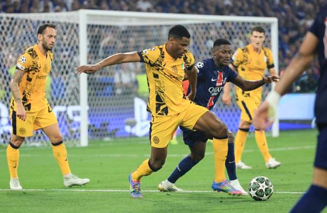 SOCCER - UEFA CL, PSG vs Inter MUNICH,GERMANY,31.MAY.25 - SOCCER - UEFA Champions League, final, Paris Saint-Germain vs FC Internazionale Milano. Image shows Denzel Dumfries (Inter) and Nuno Mendes (PSG).  GEPAxpictures xWolfgangxGrebien
