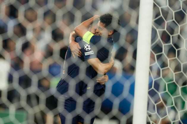 UEFA Champions League Final: Inter vs Paris Saint-Germain Paris Saint-Germain captain Marquinhos celebrates with a joyful hug during the UEFA Champions League Final 2025 at Allianz Arena in Munich on May 31, 2025. Copyright: xTaiseixIwamotox