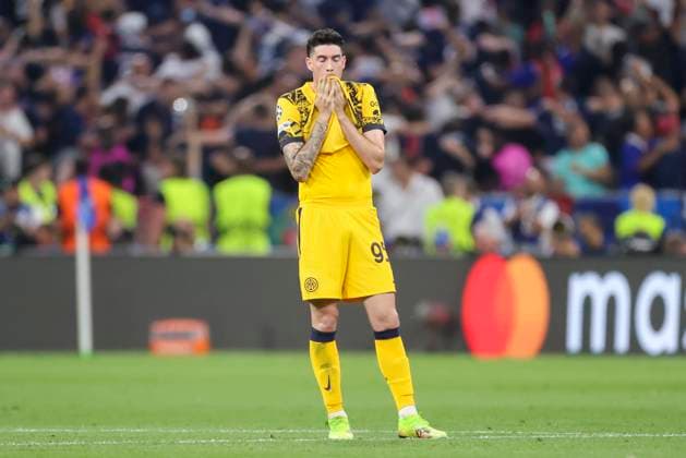 Alessandro Bastoni FC Internazionale Milano looks dejected, UEFA Champions League Final 2025, Paris Saint Germain and FC Internazionale Milano, Allianz Arena on May 31, 2025 in Munich, Germany Photo by Marco Steinbrenner DeFodi Images Alessandro Bastoni FC Internazionale Milano looks dejected, UEFA Champions League Final 2025, Paris Saint Germain and FC Internazionale Milano, Munich Football Arena, May 31, 2025 in Munich, Germany Photo by Marco Steinbrenner DeFodi Images