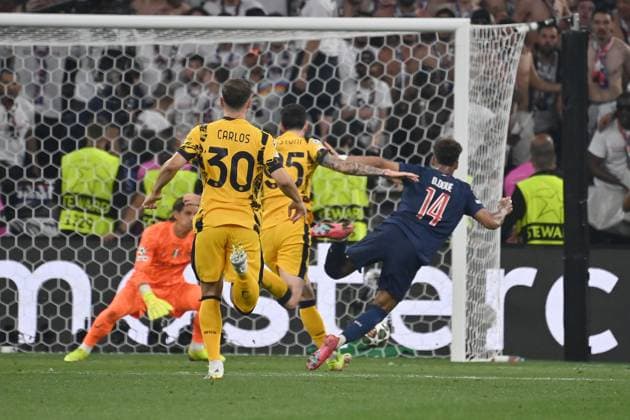 Goal Desire Doue PSG to 3 0,Action,Goal kick against Yann SOMMER Goalkeeper Milan , Football UEFA Champions League Final Paris Saint Germain PSG Inter Milan 5 0, on 31 05 2025 Munich Football Arena,