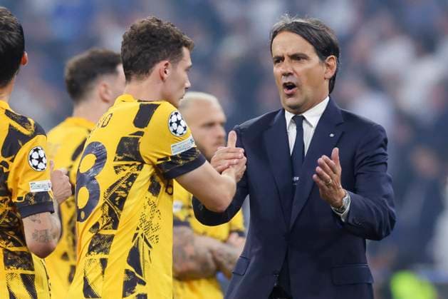 Benjamin Pavard FC Internazionale Milano and coach Simone Inzaghi FC Internazionale Milano look dejected, UEFA Champions League Final 2025, Paris Saint Germain and FC Internazionale Milano, Allianz Arena on May 31, 2025 in Munich, Germany Photo by Marco Steinbrenner DeFodi Images Benjamin Pavard FC Internazionale Milano and coach Simone Inzaghi FC Internazionale Milano look dejected, UEFA Champions League Final 2025, Paris Saint Germain and FC Internazionale Milano, Munich Football Arena, May 31, 2025 in Munich, Germany Photo by Marco Steinbrenner DeFodi Images