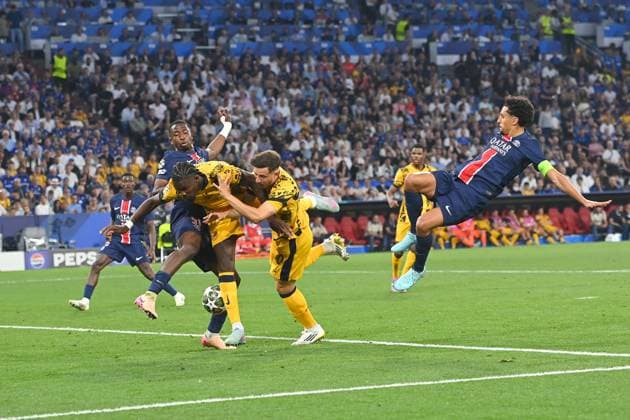 from left Willian Pacho PSG ,Marcus THURAM Milan , Carlos AUGUSTO Milan ,MARQUINHOS PSG , action,duel,penalty area scene Soccer UEFA Champions League Final Paris Saint Germain PSG Inter Milan 5 0, on 31 05 2025 Munich Football Arena,