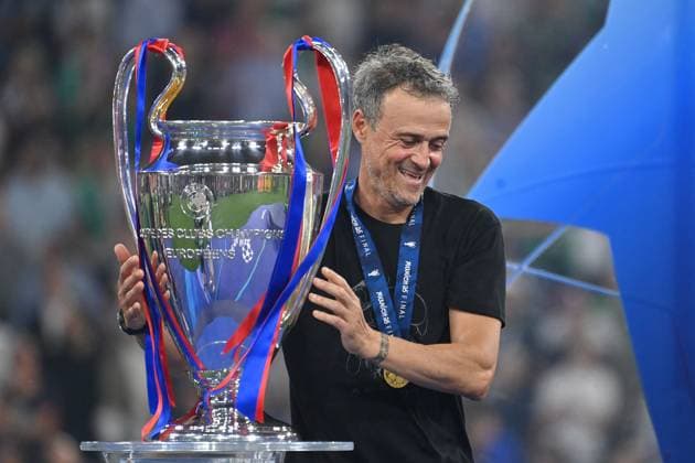 Coach Luis ENRIQUE PSG with trophy,Cup,Trophaee, Award Ceremony, Football UEFA Champions League Final Paris Saint Germain PSG Inter Milan 5 0, on 31 05 2025 Munich Football Arena,