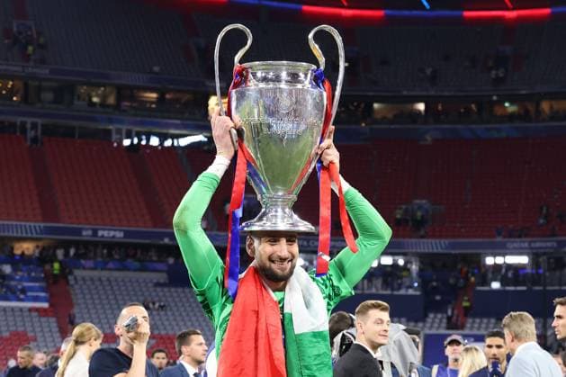 Germany, Munich 31 05 2025 xJFx Uefa Champions League Final 2025 Paris Saint Germain FC Internazionale Milano v l , Goalkeeper Gianluigi Donnarumma Paris Saint Germain with trophy Copyright: JoaquimxFerreira