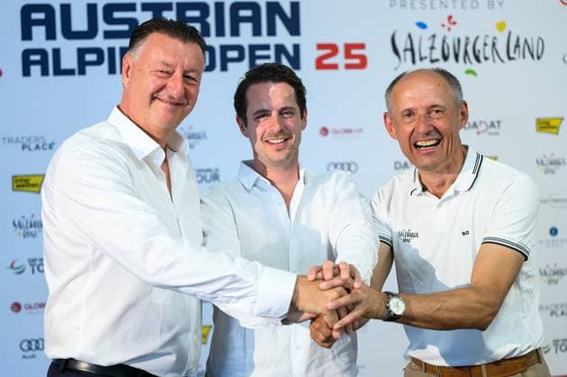 GOLF - Austrian Alpine Open HENNDORF,AUSTRIA,01.JUN.25 - GOLF - DP World Tour, Austrian Alpine Open, Golfclub Gut Altentann. Image shows Edwin Weindorfer (CEO Golf Enterprises), Karl Czernin (CEO GC Gut Altentann) and Leo Bauernberger (CEO SalzburgerLand Tourismus).  GEPAxpictures xChristianxMoser