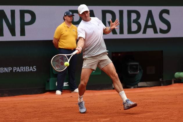 ROLAND GARROS 2025 Thierry Larret MAXPPP - PARIS (75) 01 06 2025 Thierry Larret Maxppp. Tennis. Roland Garros 2025. Internationaux de France de tennis. Stade Roland Garros, Paris (75). Le 1er juin 2025. Court Suzanne Lenglen : Alexei POPYRIN (AUS) vs Tommy PAUL (USA) PARIS (75) STADE ROLAND GARROS PARIS ILE DE FRANCE FRANCE  Copyright: xMAXPPPxThierryxLarretx TLR202506019358 TLR202506019358