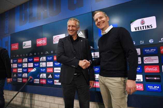 Frank Baumann Chief Sports Officer FC Schalke 04 , Axel Hefer Chairman of the Supervisory Board FC Schalke 04 , v li 01 06 2025, Soccer 2 Bundesliga, Introduction of Frank Baumann as Chief Sports Officer at FC Schalke 04 Photo Maik Hölter Team2 Gelsenkirchen Veltins Arena Nordrhein Westfalen Germany Team2
