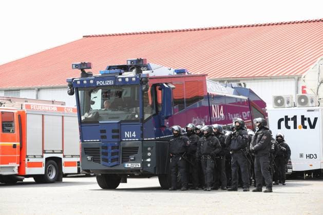 01 06 2024, xtgx, Football promotion games to the 3 league, TSV Havelse 1 FC Lokomotive Leipzig, v l symbol photo, symbol image, symbol police, police officers, water cannon DFL DFB REGULATIONS PROHIBIT ANY USE OF PHOTOGRAPHS as IMAGE SEQUENCES and or QUASI VIDEO Havelse