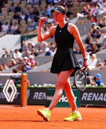 Elina Svitolina in fourth round action French Open Tennis, Day Eight, Tennis, Roland Garros, Paris, France - 01 Jun 2025 EDITORIAL USE ONLY No use with unauthorised audio, video, data, fixture lists, club league logos or live services. Online in-match use limited to 120 images, no video emulation. No use in betting, games or single club league player publications.  Copyright: xJavierxGarcia Shutterstockx 15334656b