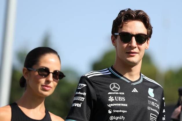 01 06 2025, xrarjax, Motorsport FIA Formula 1, Spanish Grand Prix 2025 v l George Russell Mercedes AMG Petronas starting number 63 with girlfriend Carmen Montero Mundt FIA REGULATIONS PROHIBIT ANY USE OF PHOTOGRAPHS as IMAGE SEQUENCES and or QUASI VIDEO Barcelona .