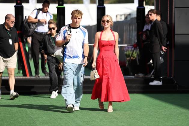 01 06 2025, xrarjax, Motorsport FIA Formula 1, Spanish Grand Prix 2025 v l Liam Lawson Racing Bulls starting number 30 with his girlfriend Hannah St John FIA REGULATIONS PROHIBIT ANY USE OF PHOTOGRAPHS as IMAGE SEQUENCES and or QUASI VIDEO Barcelona .