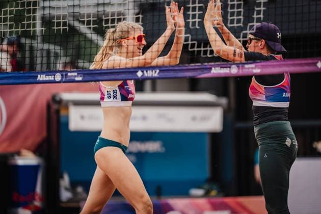 Beach volleyball women Allianz German Beach Tour 2025 Tourstop Hamburg 01 06 2025 v l Nele Barber and Melanie Gernert cheer Hamburg Active City Arena Heiligengeistf Hamburg Germany