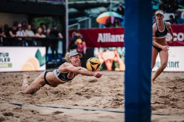 Beach volleyball women Allianz German Beach Tour 2025 Tourstop Hamburg 01 06 2025 Melanie Paul jumps to the ball Hamburg Active City Arena Heiligengeistf Hamburg Germany