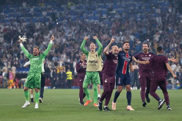 After the end of the game, Arnau Tenas Paris Saint Germain, 80 , Matvey Safonov Paris Saint Germain, 39 , Goncalo Ramos Paris Saint Germain, 09 GER, Paris Saint Germain vs Inter Milan, Football, Men, UEFA Champions League Final Muenchen 2025, Season 2024 2025, 31 05 2025, GER, Paris Saint Germain vs Inter Milan, Football, Men, UEFA Champions League Final Muenchen 2025, Season 2024 2025, 31 05 2025 Muenchen Copyright: xEibner-Pressefoto WolfgangxFrankx EP_WFK